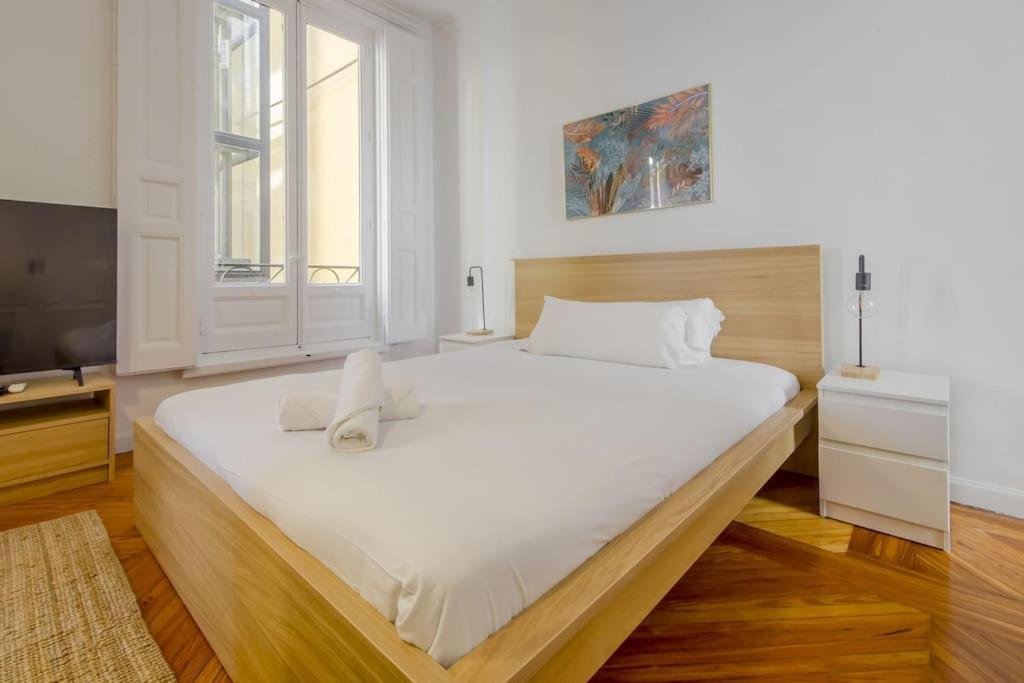 Petite E Chic Loft Para 3 En El Corazon De Madrid Exterior photo