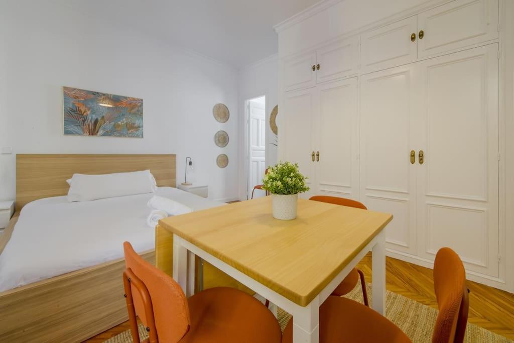 Petite E Chic Loft Para 3 En El Corazon De Madrid Exterior photo