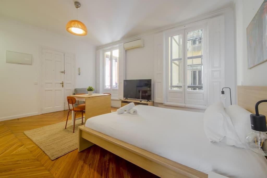 Petite E Chic Loft Para 3 En El Corazon De Madrid Exterior photo