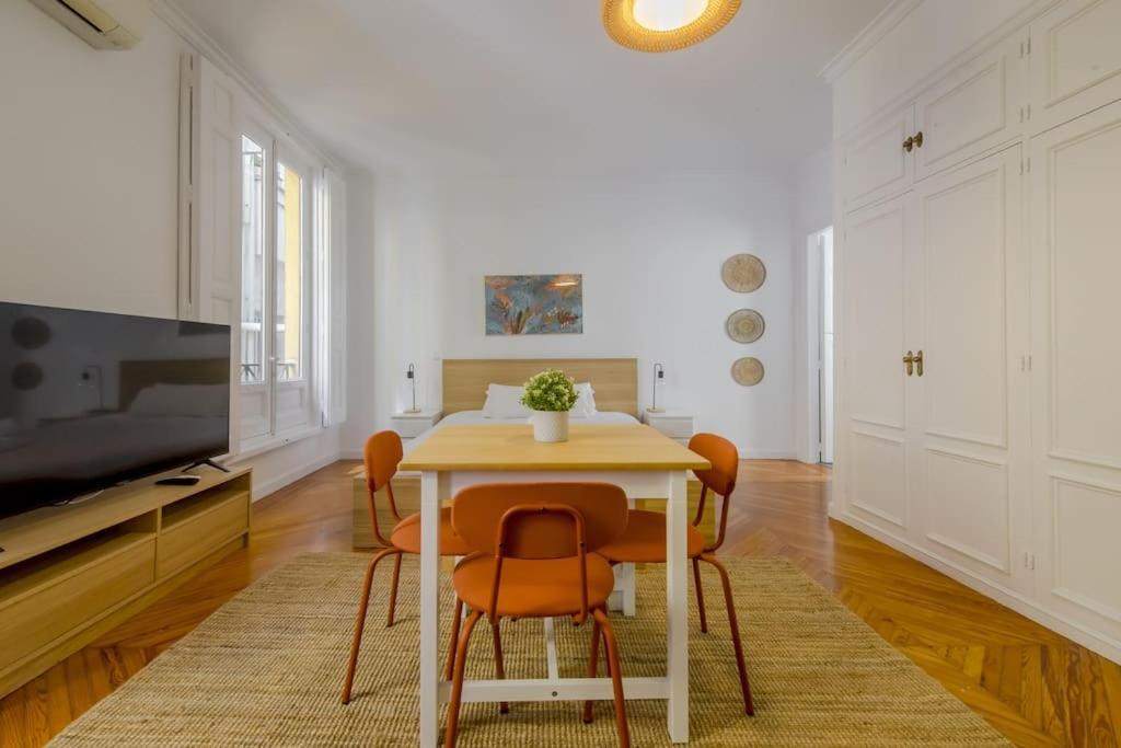 Petite E Chic Loft Para 3 En El Corazon De Madrid Exterior photo