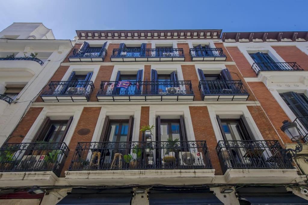 Petite E Chic Loft Para 3 En El Corazon De Madrid Exterior photo